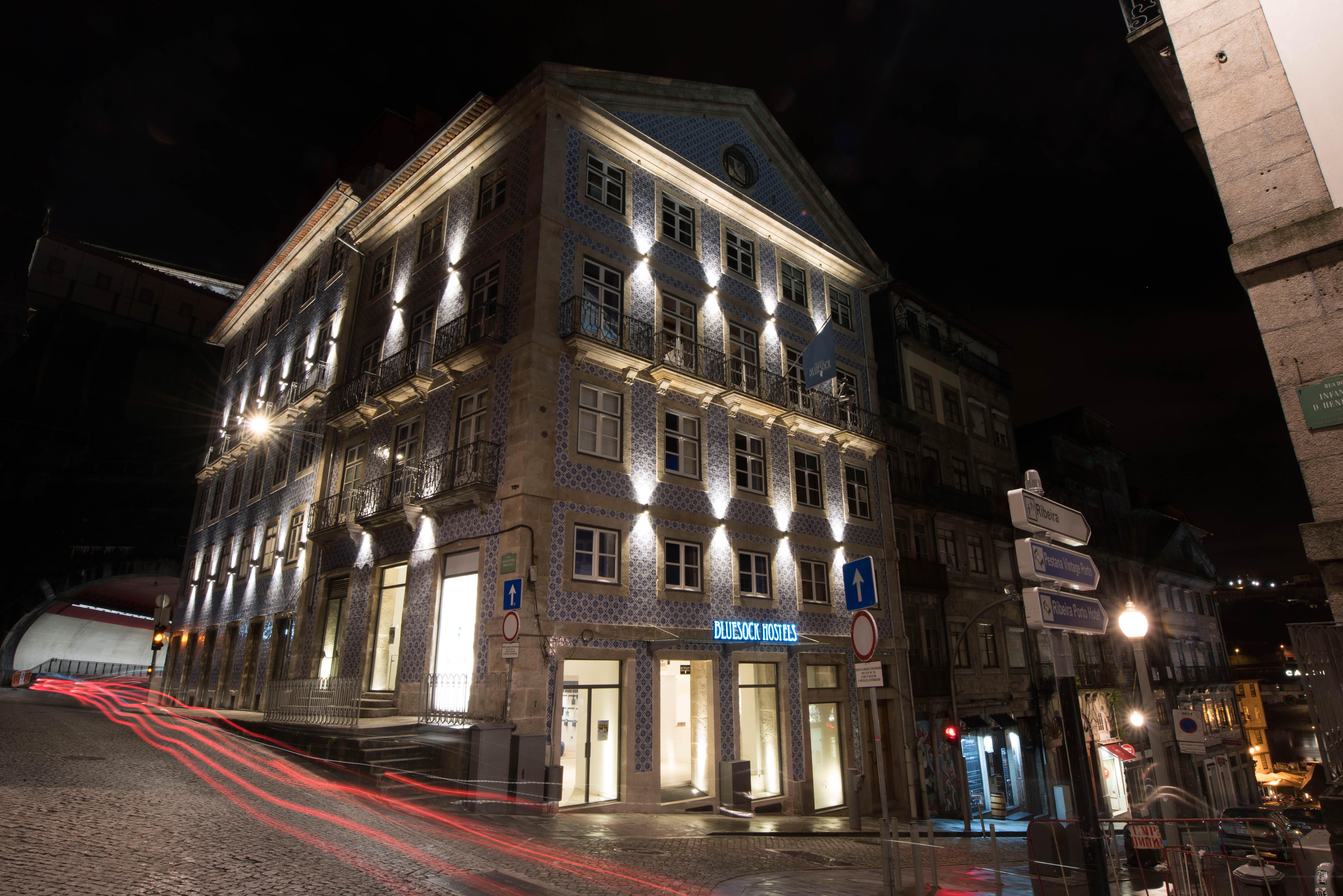 Bluesock Hostels Porto Exterior photo The headquarters of the Portuguese Football Federation in Lisbon