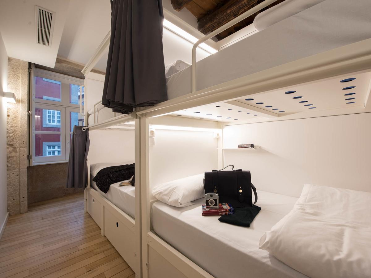 Bluesock Hostels Porto Exterior photo A typical room at the hotel